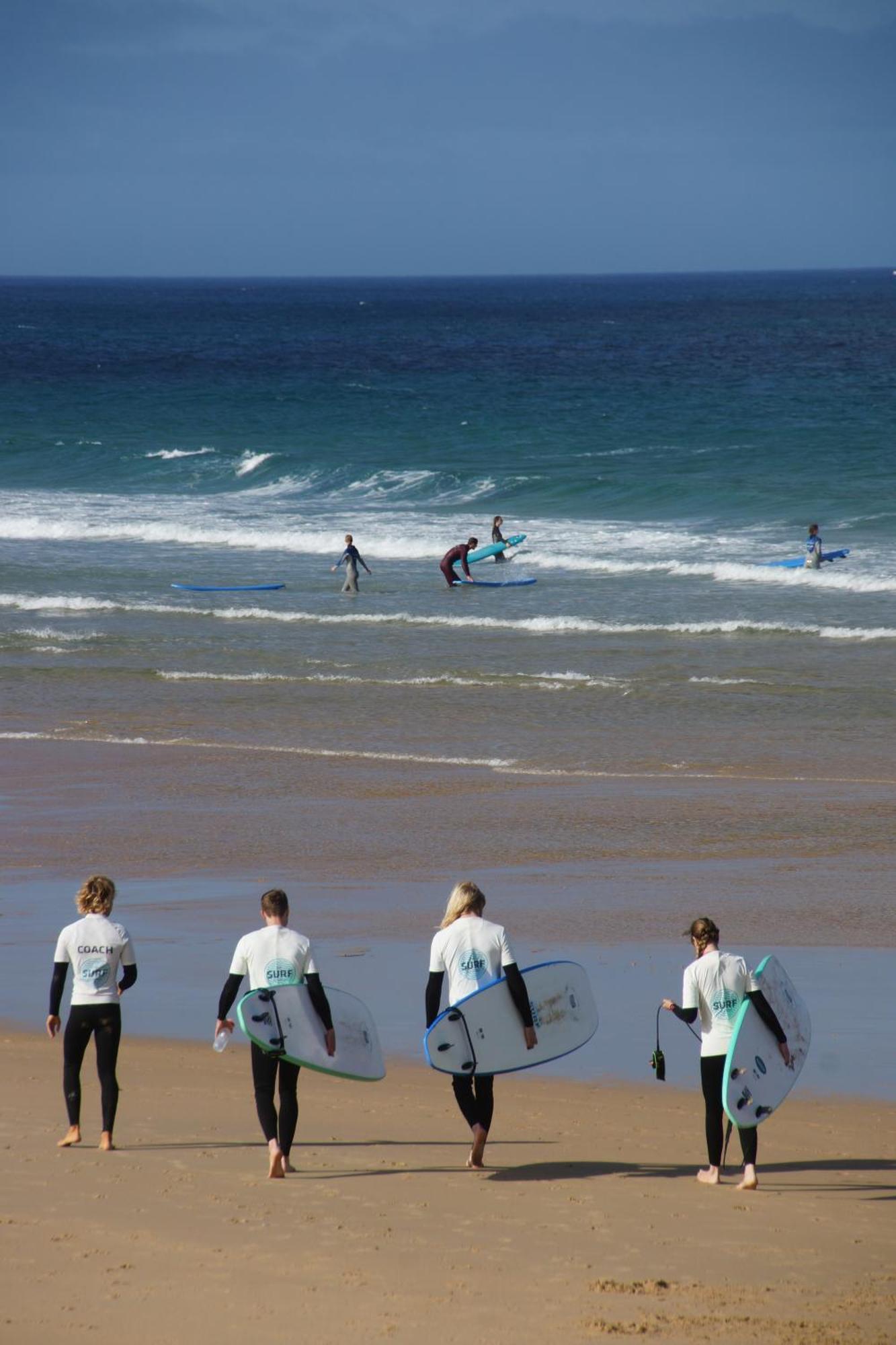 The Far End Surf House - Surf & Yoga Holidays Lourinhã Exterior foto